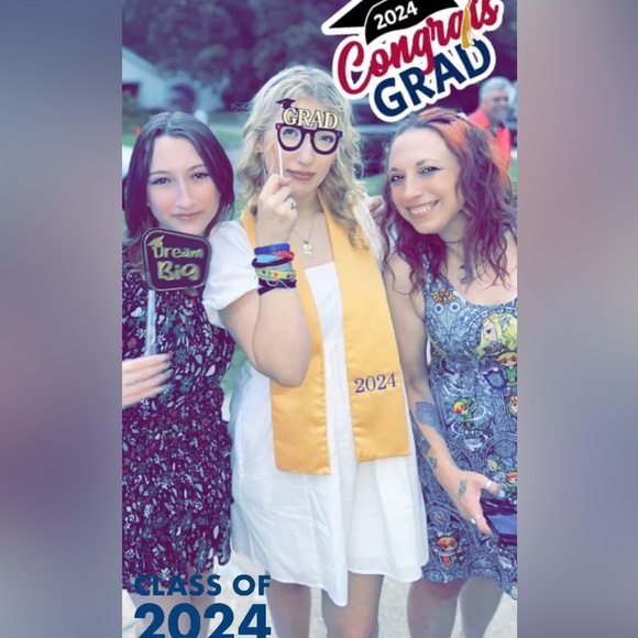 Meet your Posher, Lisa Robyn - Picture 10 of 14